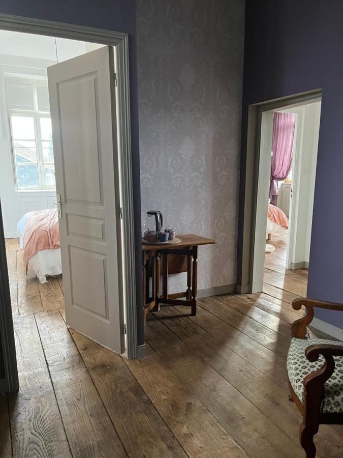 Mercier De Montigny - Les Chambres Du Beffroi - Spa Et Massage Fougeres Exterior photo
